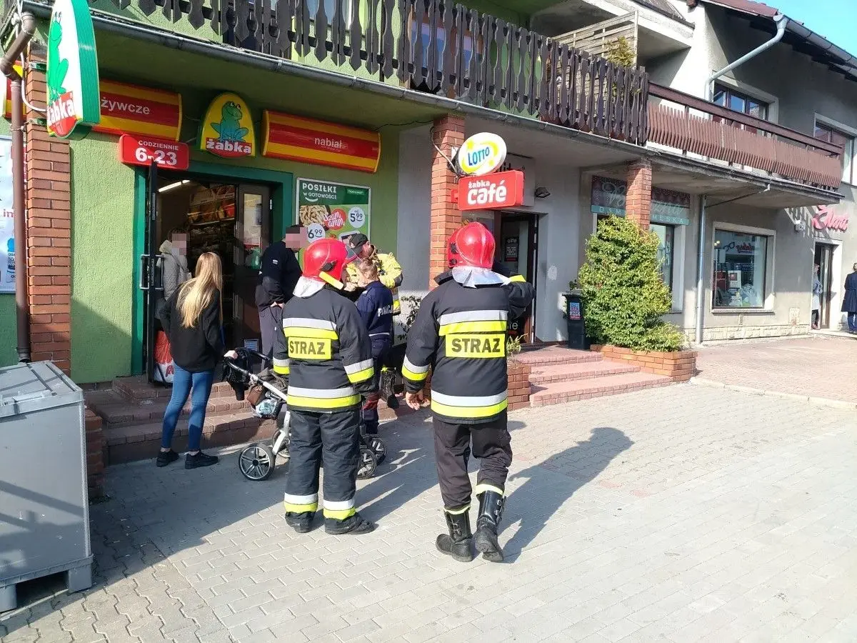 Робота пожежної служби в магазині Żabka