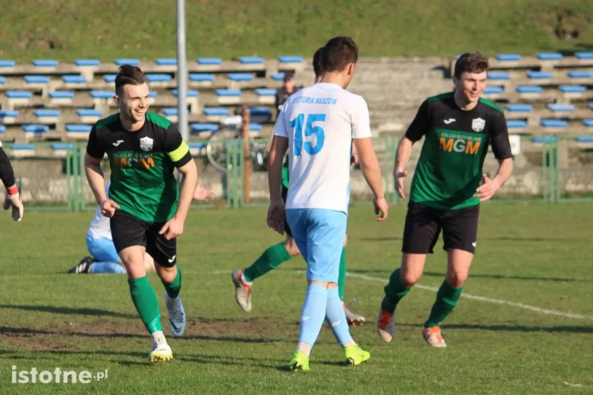 BKS wygrywa z Victorią Ruszów
