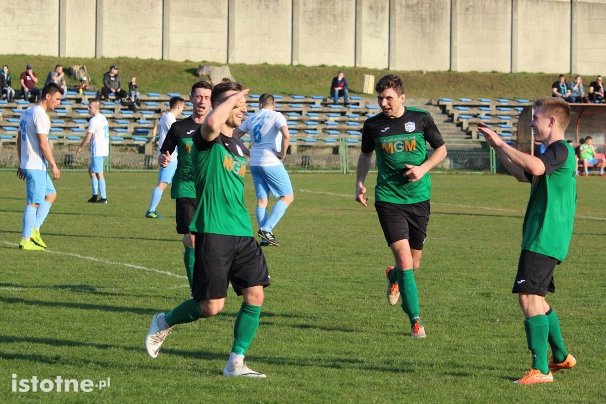 BKS wygrywa z Victorią Ruszów