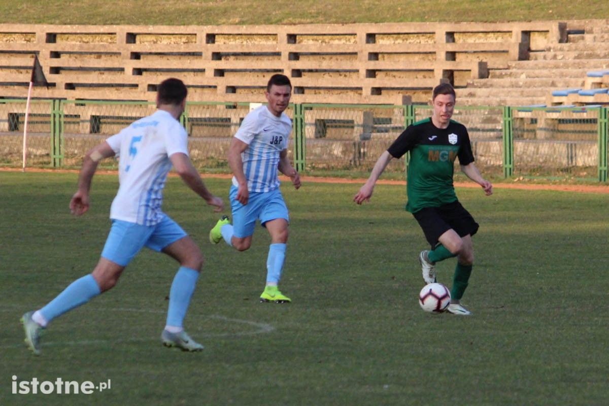 BKS wygrywa z Victorią Ruszów