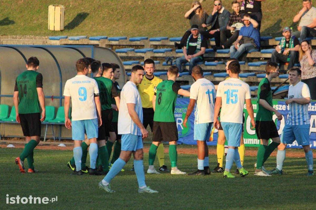 BKS wygrywa z Victorią Ruszów