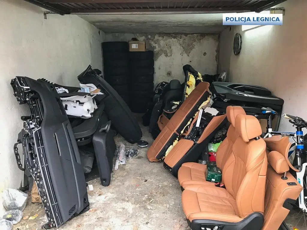 Dziupla samochodowa zlikwidowana. Dwóch mężczyzn aresztowanych