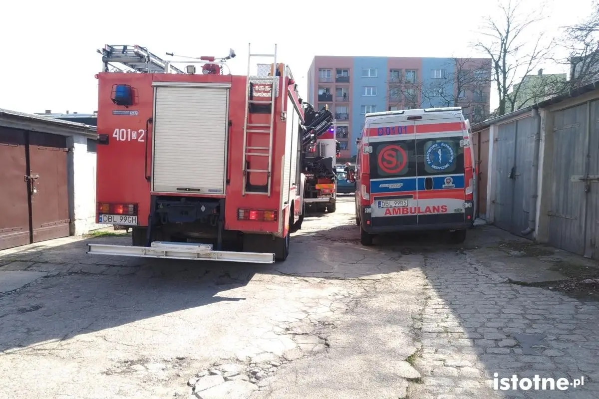 Ciało młodego mężczyzny znaleziono w garażu