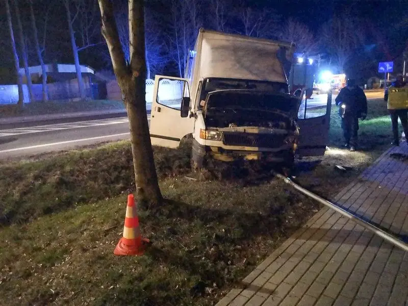 Przestępcy z naszego powiatu zatrzymani w Gryfowie. W busie broń, siekiera, noże i kominiarki
