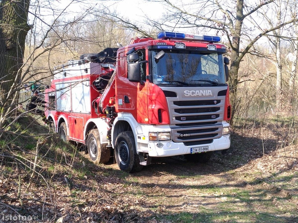 Zatopione auto na żwirowni na Zabobrzu