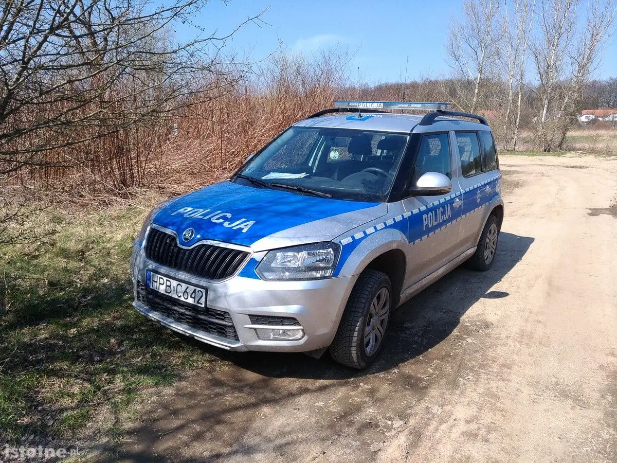 Zatopione auto na żwirowni na Zabobrzu