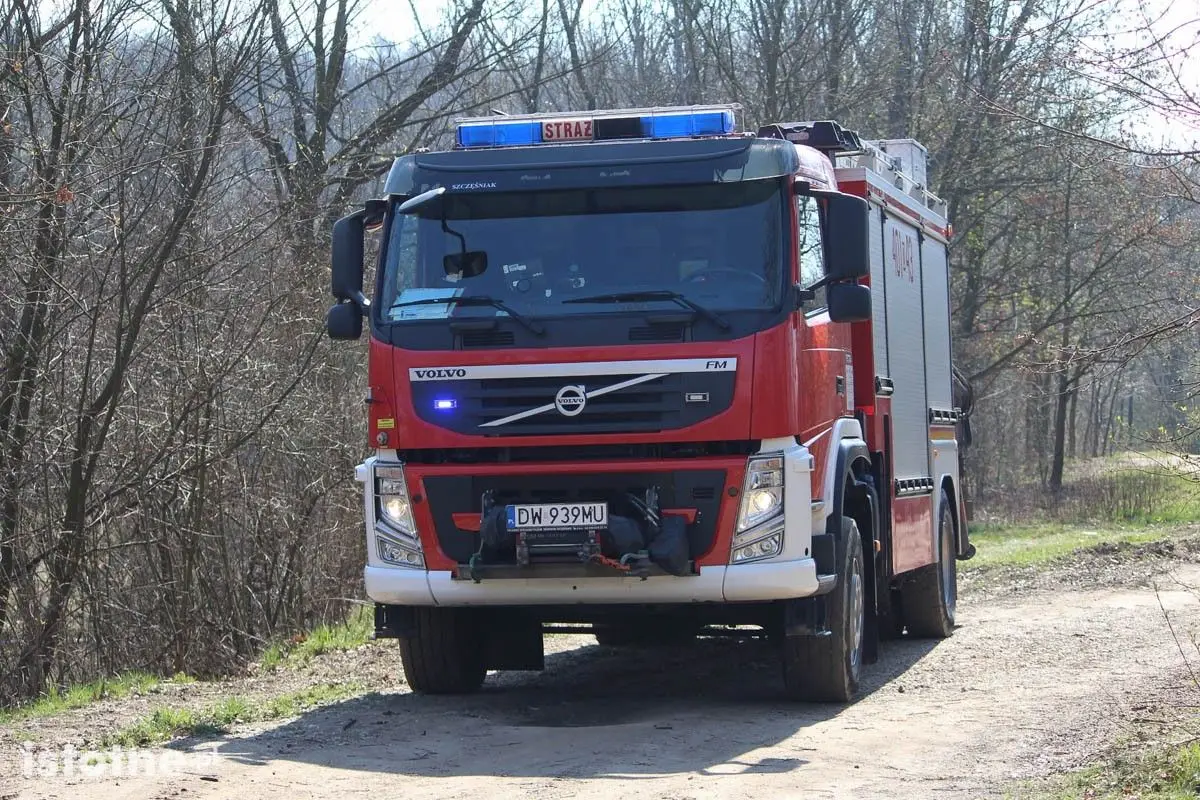 Zatopione auto na żwirowni na Zabobrzu