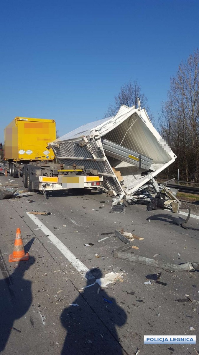 Wypadek na A4. Służby miały problem z dojazdem, kierowcy nie utworzyli korytarza życia