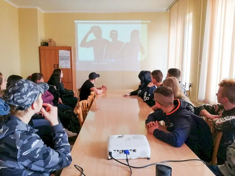 Gimnazjaliści z Nowej Wsi opanowali bolesławiecką komendę