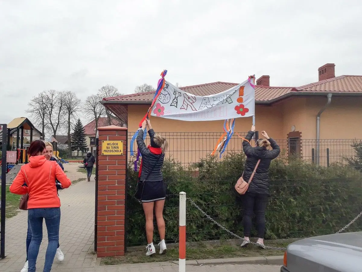 Mieszkańcy Nowogrodźca okazali solidarność ze strajkującymi nauczycielami