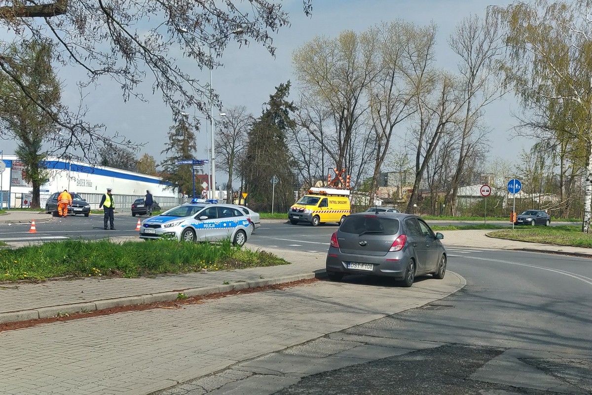 Potrącenie motocyklisty na skrzyżowaniu Wróblewskiego i Dolne Młyny
