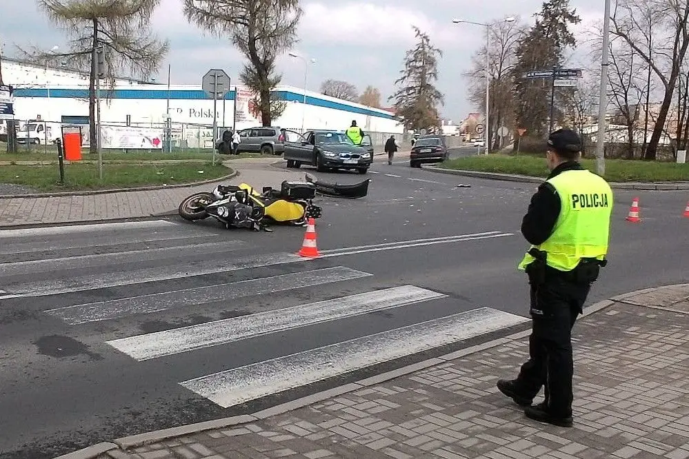 Potrącenie motocyklisty na skrzyżowaniu Wróblewskiego i Dolne Młyny