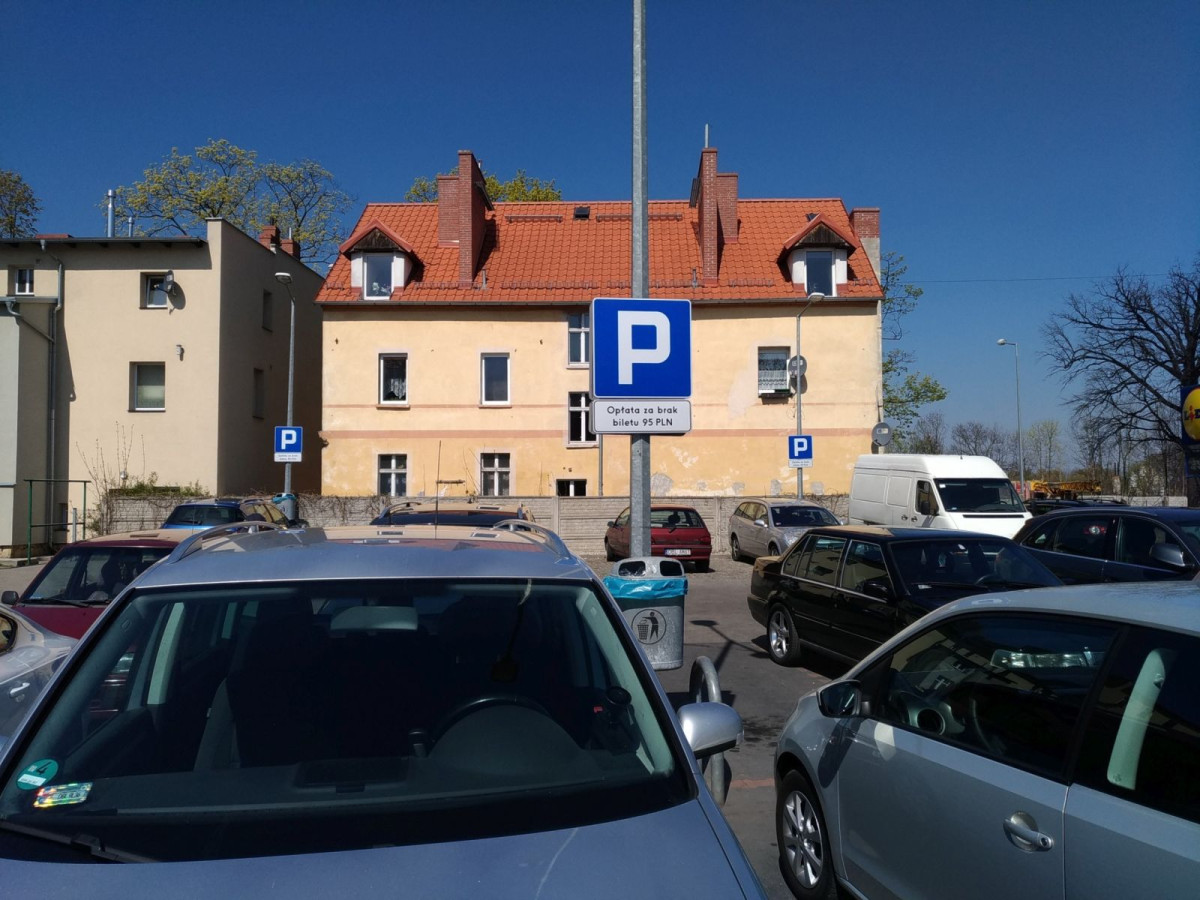 Parkometr na parkingu Lidla