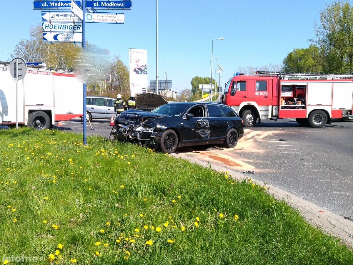 Trzy auta zderzyły się na obwodnicy