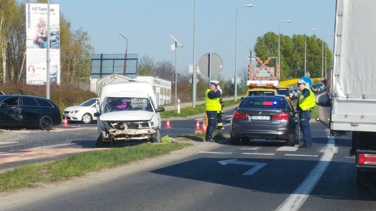 Trzy auta zderzyły się na obwodnicy
