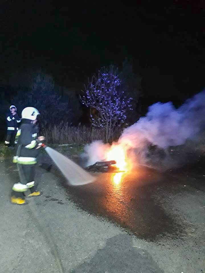 Bezmyślnie podpalił opony