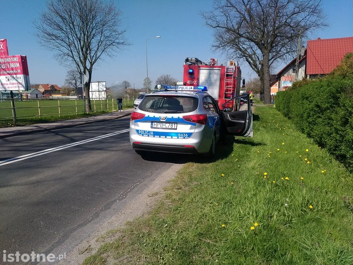 Wypadek koło Łąki. Motorowerzysta ranny