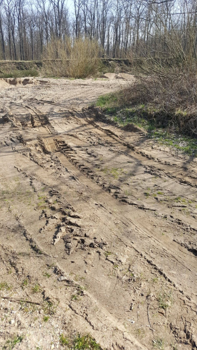 Kto wywozi żwir z nad Bobru w Otoku?