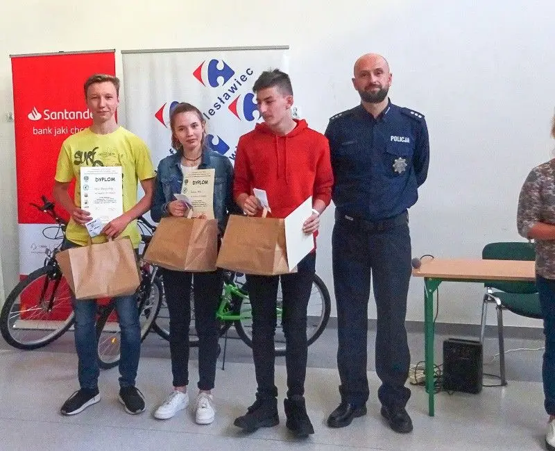 Nowogrodziec i Gierałtów najlepsze w Turnieju Wiedzy o Bezpieczeństwie