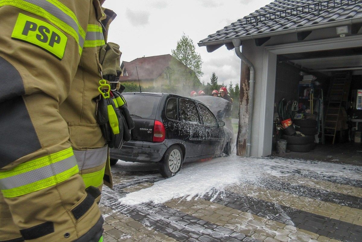 Pożar auta w Bolesławicach