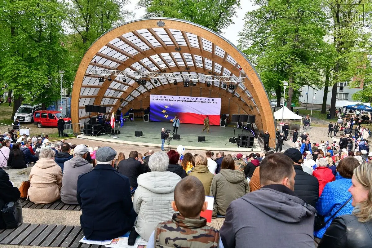 Жителі Bolesławiec відзначили 15-річчя Польщі в Європейському Союзі