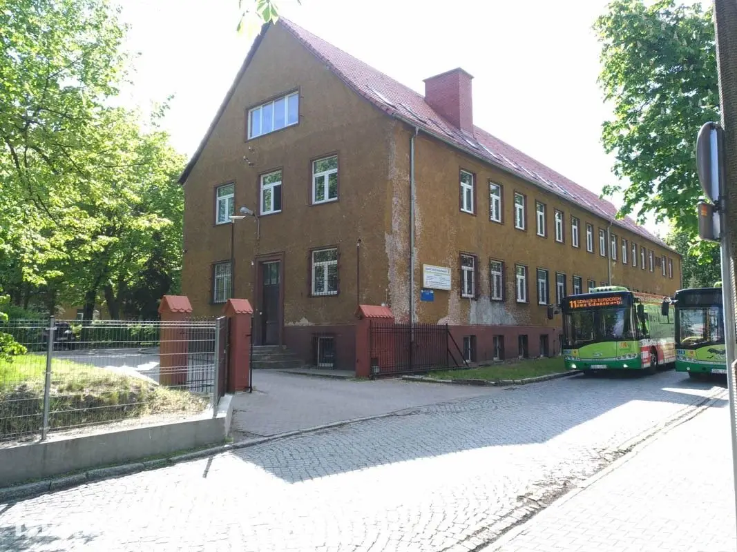 Alarm bombowy w „Budowlance”. Matura ruszyła