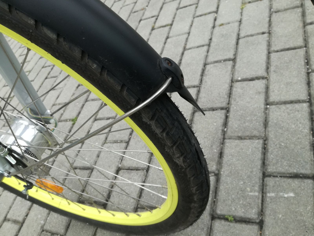 Poniszczone rowery miejskie