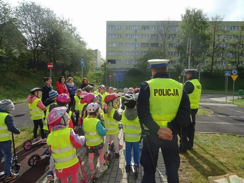 Fani hulajnóg z Iwin opanowali Miasteczko Ruchu Drogowego