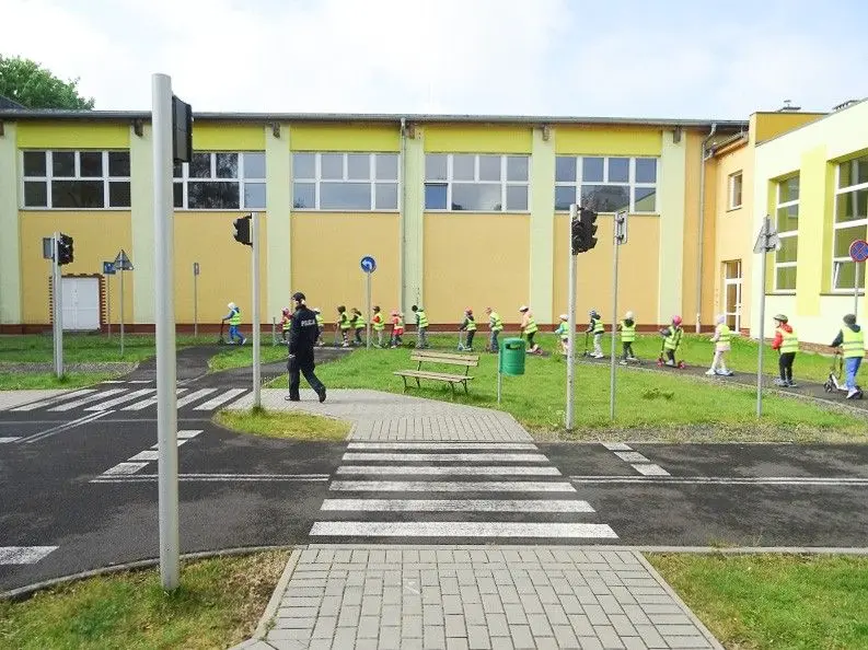 Fani hulajnóg z Iwin opanowali Miasteczko Ruchu Drogowego
