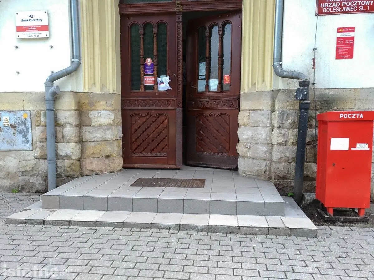 Poczta przy Kaszubskiej nie dla matek z dziećmi?