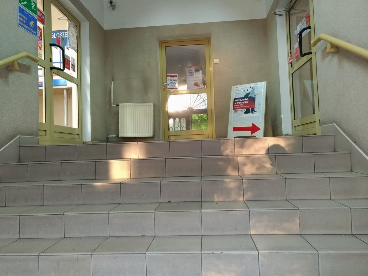 Schody w budynku poczty