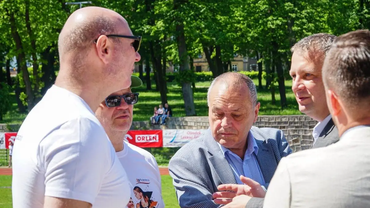 Mistrz olimpijski Szymon Ziółkowski na zawodach w Bolesławcu