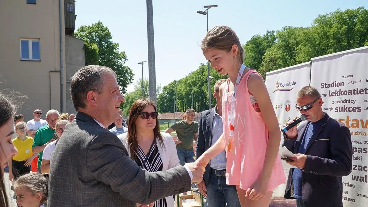 Mistrz olimpijski Szymon Ziółkowski na zawodach w Bolesławcu