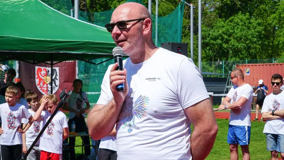 Mistrz olimpijski Szymon Ziółkowski na zawodach w Bolesławcu