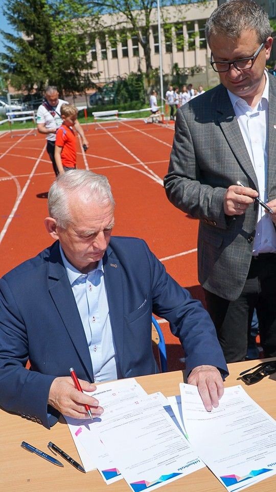 Mistrz olimpijski Szymon Ziółkowski na zawodach w Bolesławcu