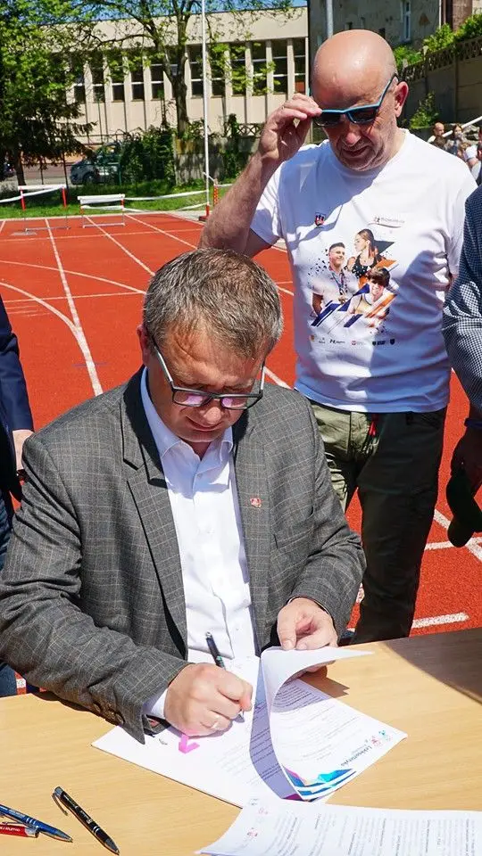Mistrz olimpijski Szymon Ziółkowski na zawodach w Bolesławcu