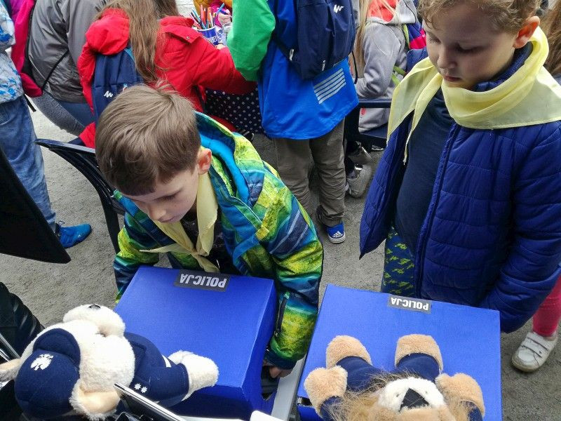 Policjanci promowali ceramikę, bezpieczeństwo i lokalne samorządy we Wrocławiu