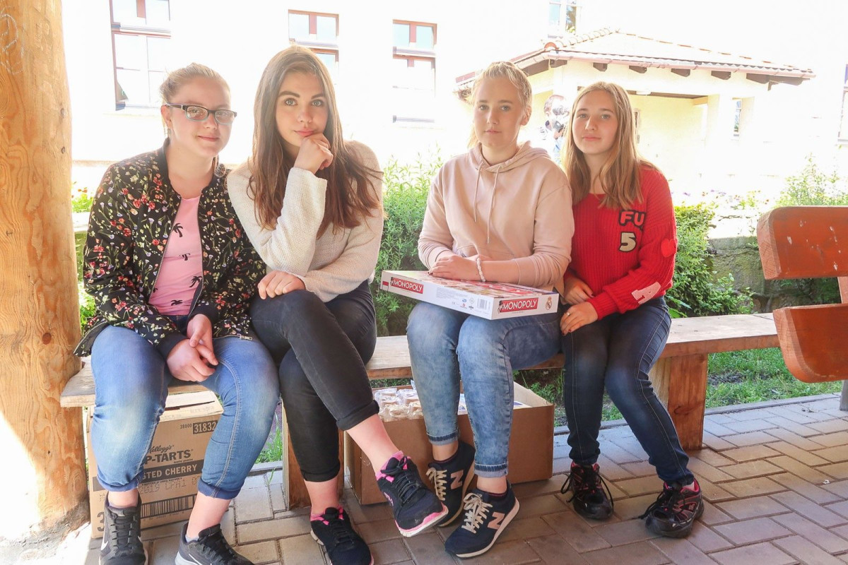 Żołnierki i żołnierze US Army z wizytą i prezentami w Domu Dziecka