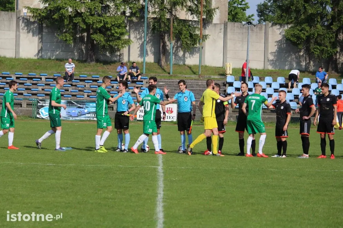 BKS przegrał z AKS-em Strzegom 1:3