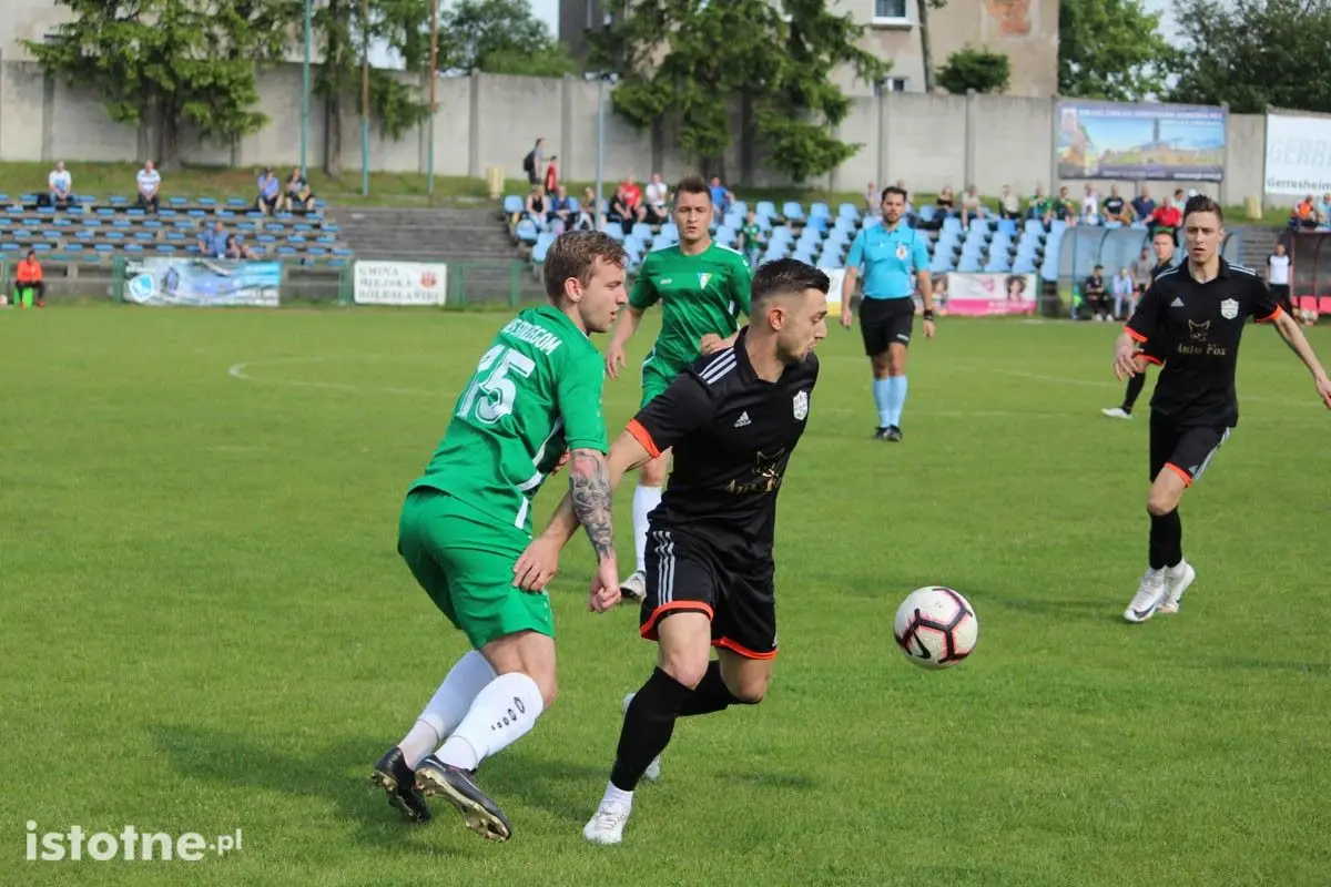 BKS przegrał z AKS-em Strzegom 1:3