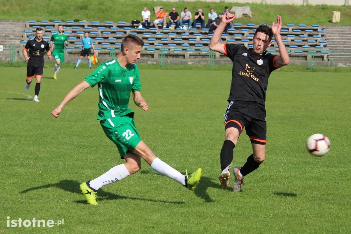 BKS przegrał z AKS-em Strzegom 1:3