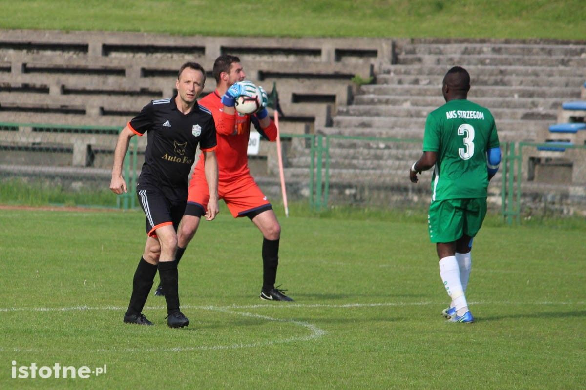 BKS przegrał z AKS-em Strzegom 1:3