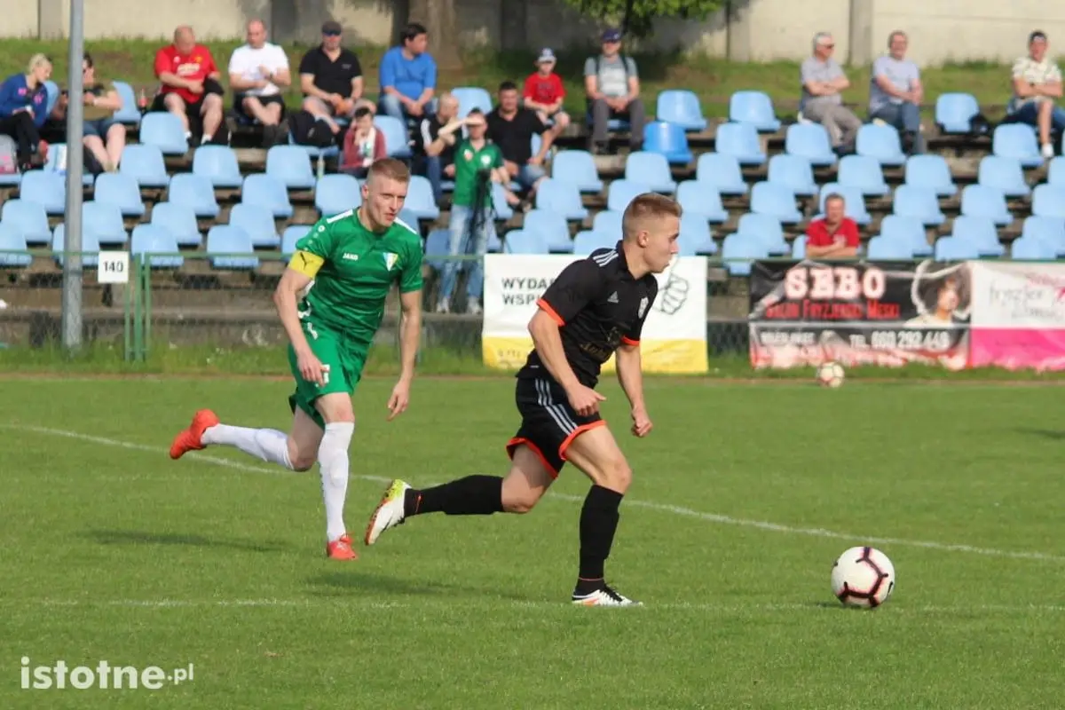 BKS przegrał z AKS-em Strzegom 1:3