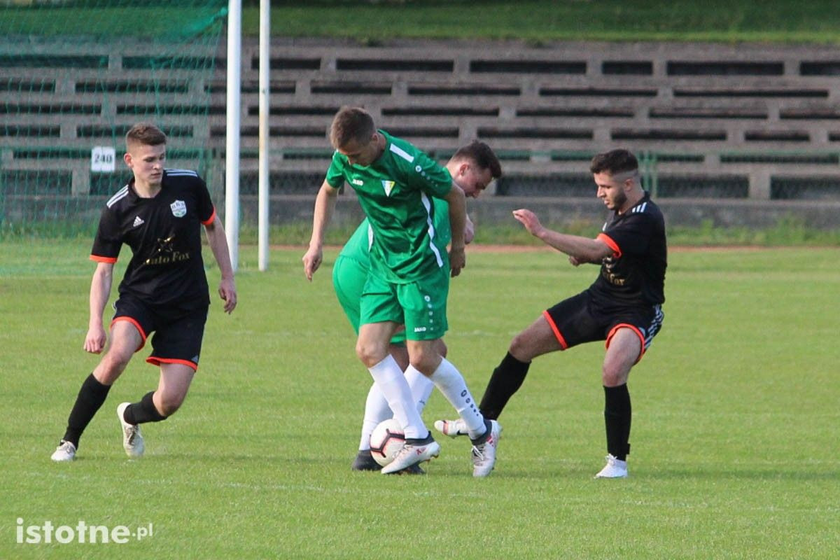 BKS przegrał z AKS-em Strzegom 1:3