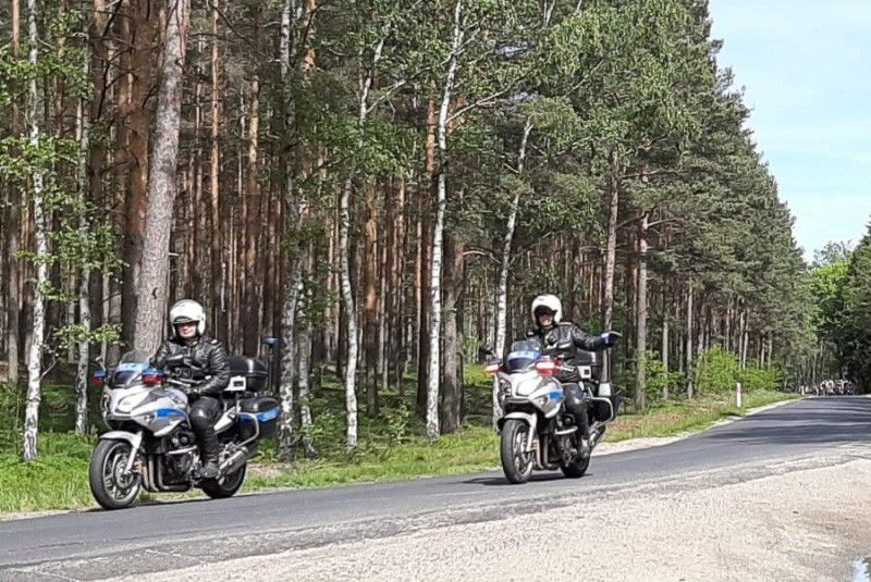 Policjanci zabezpieczali wyścig kolarski