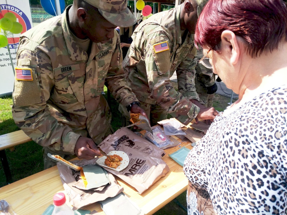 Żołnierze US Army na Dniu Dziecka w Bolesławcu