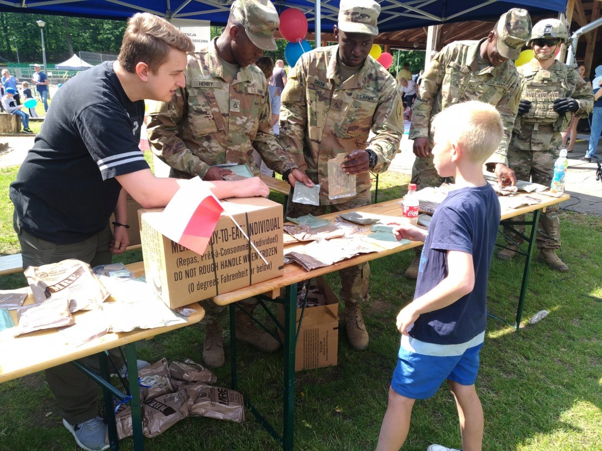 Żołnierze US Army na Dniu Dziecka w Bolesławcu