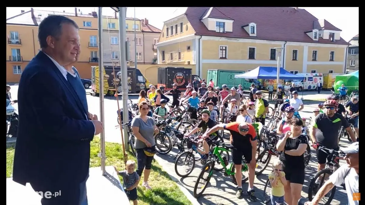Rowerzyści w czasie 8 Rundki z Powiatem Bolesławieckim