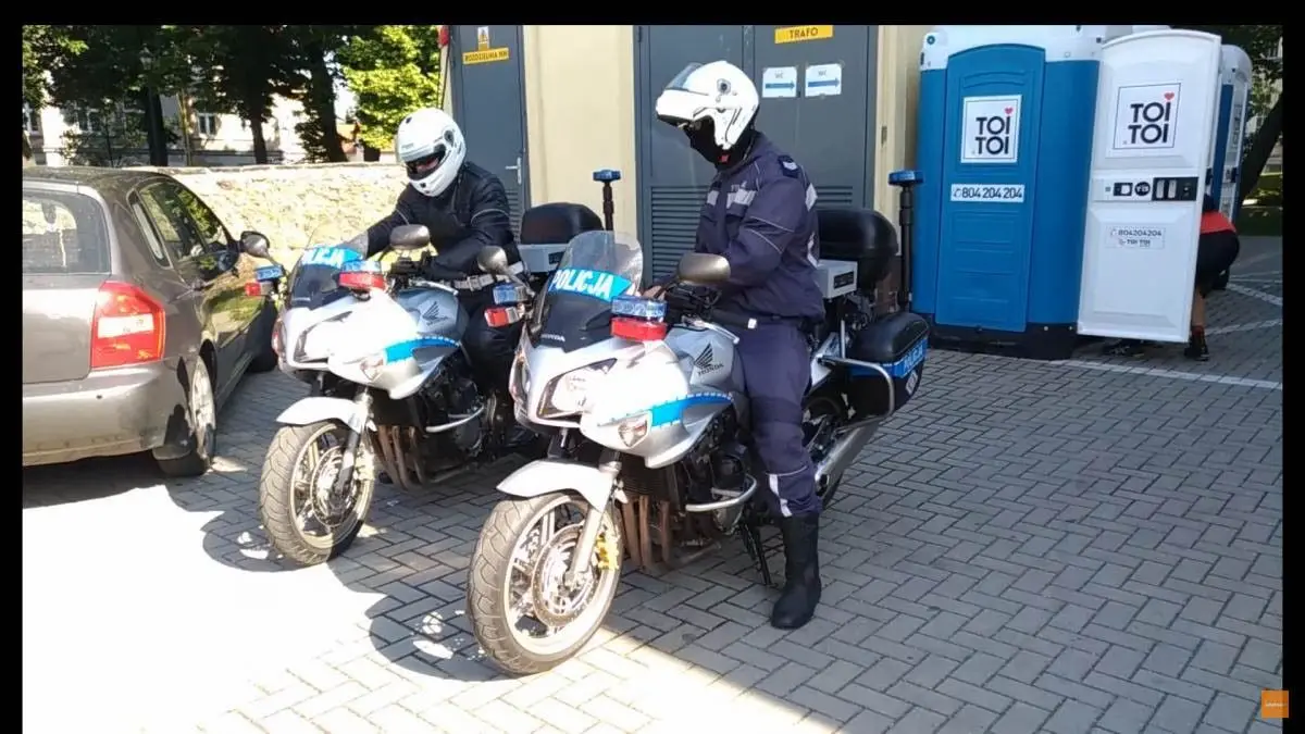 Rowerzyści w czasie 8 Rundki z Powiatem Bolesławieckim