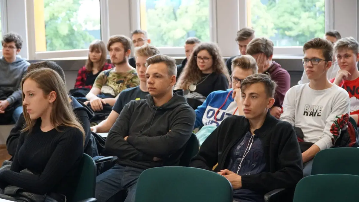 Urzędnicy vs dzieci